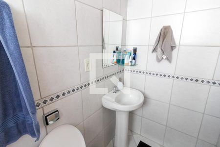 Banheiro de kitnet/studio à venda com 1 quarto, 26m² em Santana, Porto Alegre