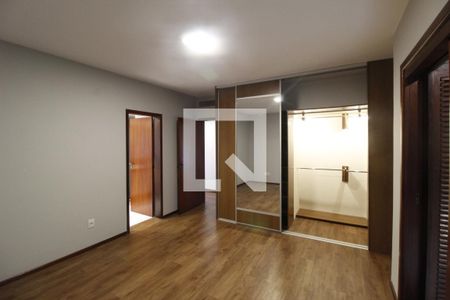Suíte 1 de apartamento para alugar com 4 quartos, 261m² em Rio Branco, Porto Alegre