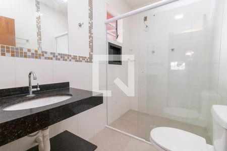 Banheiro de casa para alugar com 1 quarto, 70m² em Jardim Eliane, São Paulo