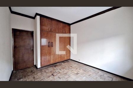 Casa à venda com 3 quartos, 450m² em Jardim Santa Helena, São Paulo