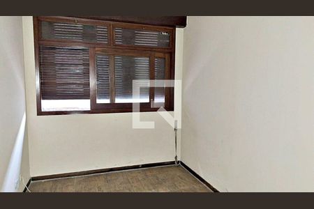 Casa à venda com 3 quartos, 450m² em Jardim Santa Helena, São Paulo