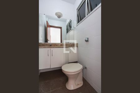 Lavabo de apartamento para alugar com 3 quartos, 137m² em Nossa Senhora Aparecida, Uberlândia
