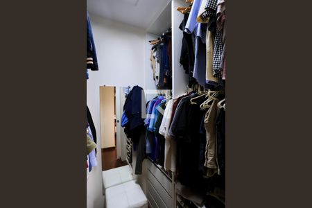 Closet da suíte de apartamento à venda com 4 quartos, 135m² em Lourdes, Belo Horizonte