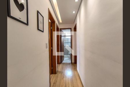 Corredor de apartamento para alugar com 3 quartos, 75m² em Ouro Preto, Belo Horizonte