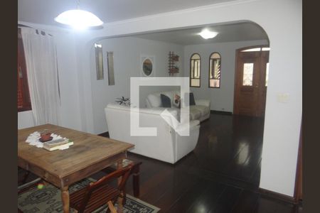 Sala de casa para alugar com 4 quartos, 128m² em Jardim Rizzo, São Paulo