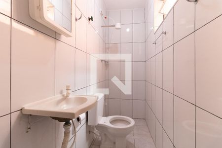 Banheiro da Suíte de casa para alugar com 1 quarto, 40m² em Vila Liviero, São Paulo