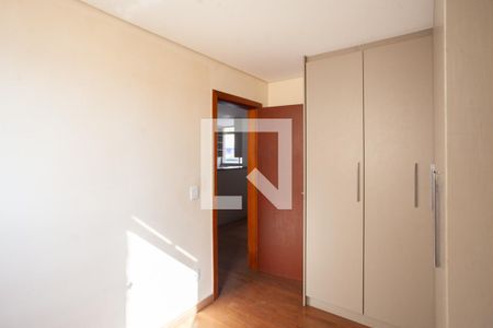 Quarto 2 de apartamento à venda com 2 quartos, 44m² em São João Batista, Belo Horizonte