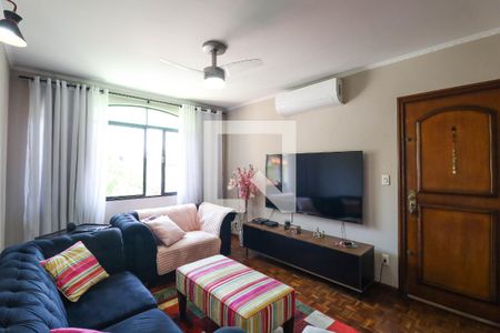 Casa para alugar com 5 quartos, 176m² em Vila Mazzei, São Paulo