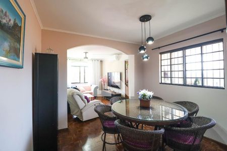 Casa para alugar com 5 quartos, 176m² em Vila Mazzei, São Paulo