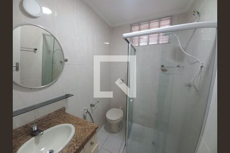 Banheiro de apartamento para alugar com 1 quarto, 77m² em Centro, São Vicente