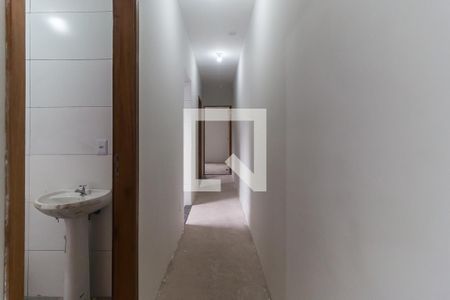 Corredor de apartamento para alugar com 3 quartos, 67m² em Vila Aurea, Poá