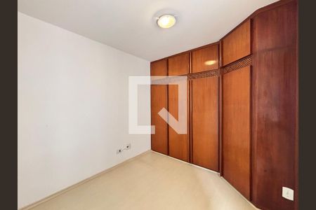 Quarto de apartamento para alugar com 2 quartos, 79m² em Moema, São Paulo