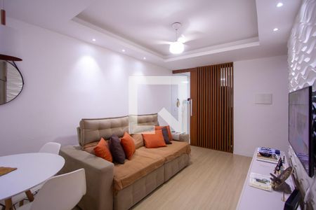 Sala de apartamento para alugar com 2 quartos, 48m² em Maria Paula, São Gonçalo