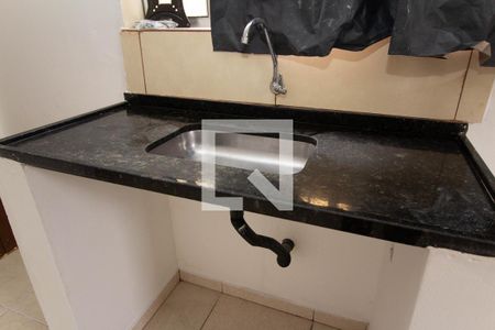 Quarto/Cozinha de casa para alugar com 1 quarto, 28m² em Vila Palmeiras, São Paulo