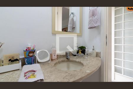 Lavabo de casa de condomínio para alugar com 3 quartos, 97m² em Cangaiba, São Paulo