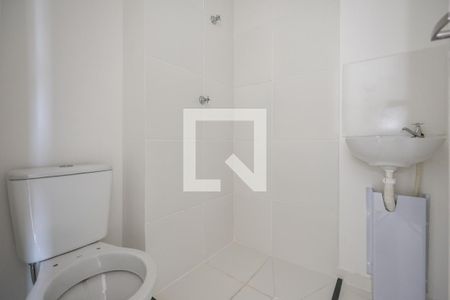 Banheiro de kitnet/studio para alugar com 1 quarto, 17m² em Vila Plana, São Paulo