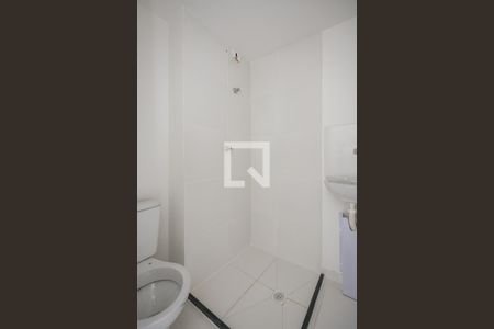 Banheiro de kitnet/studio para alugar com 1 quarto, 17m² em Vila Plana, São Paulo