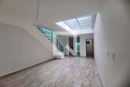 Casa à venda com 3 quartos, 107m² em Vila Lucia, São Paulo