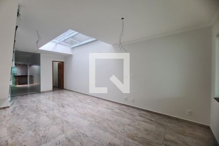 Casa à venda com 3 quartos, 107m² em Vila Lucia, São Paulo