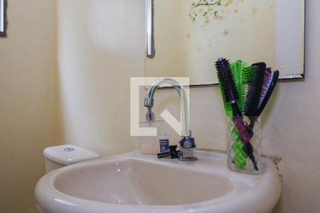 Lavabo de casa para alugar com 3 quartos, 166m² em Jardim Oliveiras, Taboão da Serra