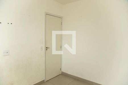 Quarto 2 de apartamento para alugar com 2 quartos, 42m² em Parque Maria Helena, São Paulo