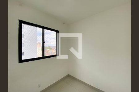 Quarto 1 de apartamento para alugar com 2 quartos, 42m² em Parque Maria Helena, São Paulo