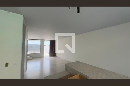 Sala de casa à venda com 3 quartos, 146m² em Estoril, Belo Horizonte