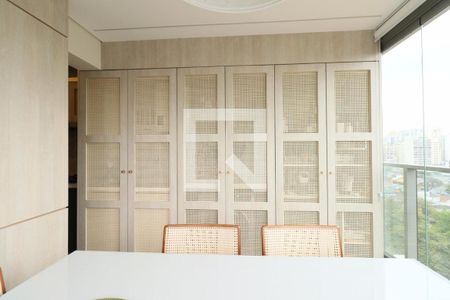 Apartamento à venda com 2 quartos, 64m² em Indianópolis, São Paulo