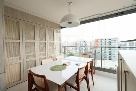 Apartamento à venda com 2 quartos, 64m² em Indianópolis, São Paulo