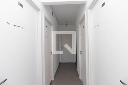 Corredor de kitnet/studio para alugar com 1 quarto, 18m² em Vila Maria Baixa, São Paulo