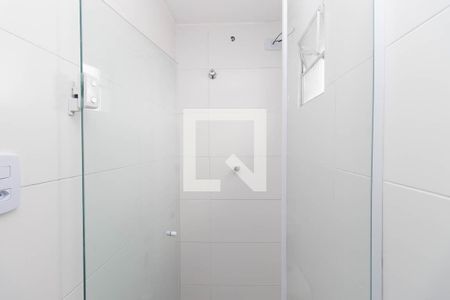 Banheiro Social de kitnet/studio para alugar com 1 quarto, 18m² em Vila Maria Baixa, São Paulo