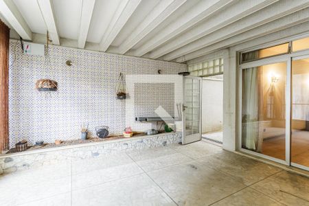 Sala de TV de casa à venda com 3 quartos, 375m² em Vila Nova Conceição, São Paulo