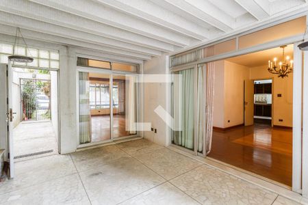 Sala de TV de casa à venda com 3 quartos, 375m² em Vila Nova Conceição, São Paulo