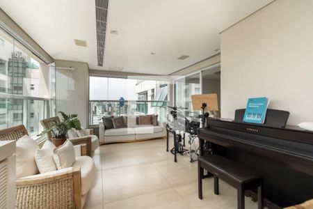 Apartamento à venda com 4 quartos, 335m² em Moema, São Paulo