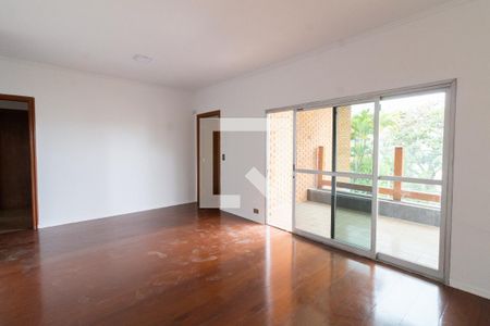 Sala de tv de casa à venda com 4 quartos, 350m² em Cidade São Francisco, São Paulo