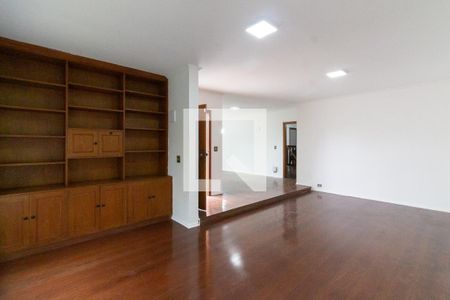 Sala de casa à venda com 4 quartos, 350m² em Cidade São Francisco, São Paulo