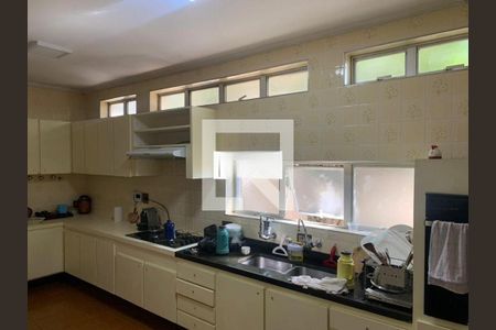 Casa à venda com 4 quartos, 350m² em Cidade São Francisco, São Paulo