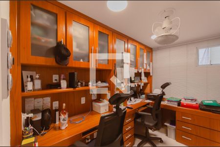 Escritório de apartamento para alugar com 4 quartos, 220m² em Vila Dom Pedro I, São Paulo