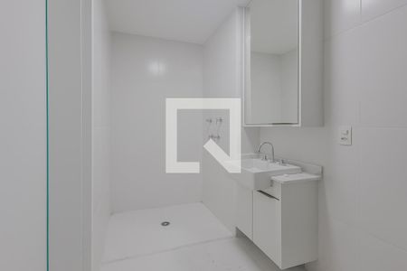 Banheiro de kitnet/studio para alugar com 1 quarto, 28m² em Perdizes, São Paulo