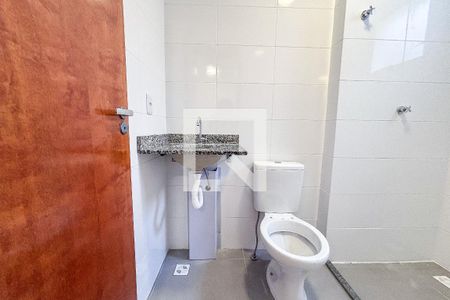 Banheiro Social de apartamento para alugar com 1 quarto, 33m² em Vila Paulo Silas, São Paulo