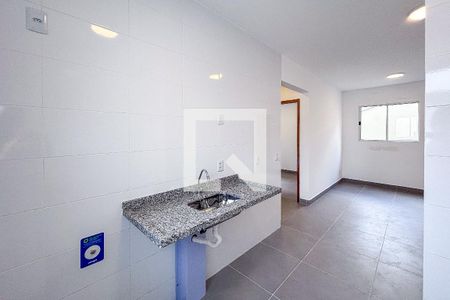 Sala/Cozinha de apartamento para alugar com 2 quartos, 41m² em Vila Paulo Silas, São Paulo