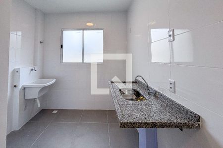 Sala/Cozinha de apartamento para alugar com 2 quartos, 41m² em Vila Paulo Silas, São Paulo