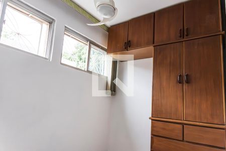 Quarto 01 de apartamento para alugar com 2 quartos, 55m² em Shcs, Brasília