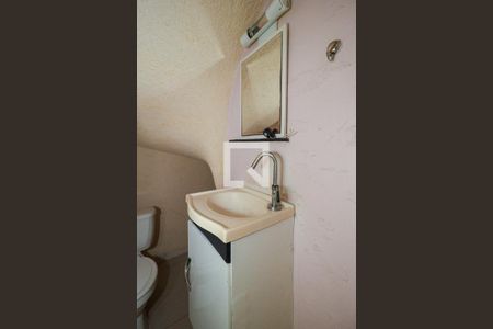 Lavabo de casa para alugar com 3 quartos, 130m² em Jardim Sao Miguel, Taboão da Serra