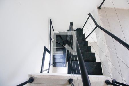 Escada de apartamento para alugar com 2 quartos, 130m² em Vila Progredior, São Paulo