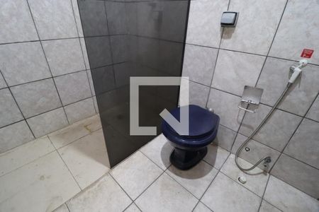 Banheiro do Quarto 1 de casa para alugar com 2 quartos, 115m² em Luizote de Freitas, Uberlândia