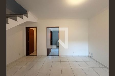 Sala de casa para alugar com 2 quartos, 75m² em Vila Curuçá, Santo André