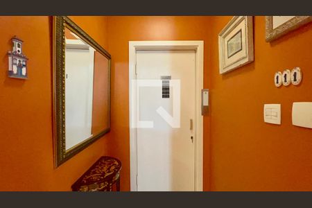 Entrada de apartamento à venda com 4 quartos, 250m² em Jardim Paulista, São Paulo