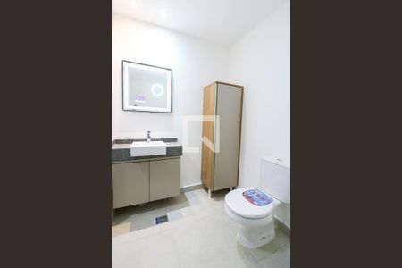 Banheiro de apartamento para alugar com 1 quarto, 25m² em Vila Cordeiro, São Paulo