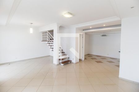Sala de casa de condomínio para alugar com 1 quarto, 163m² em Tamboré, Santana de Parnaíba